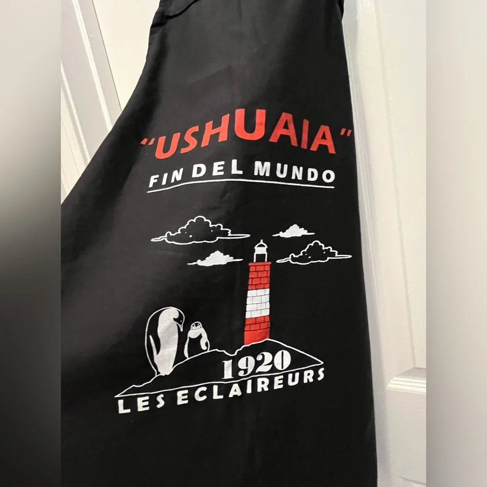 NWOT Black Ushuaia Graphic Apron